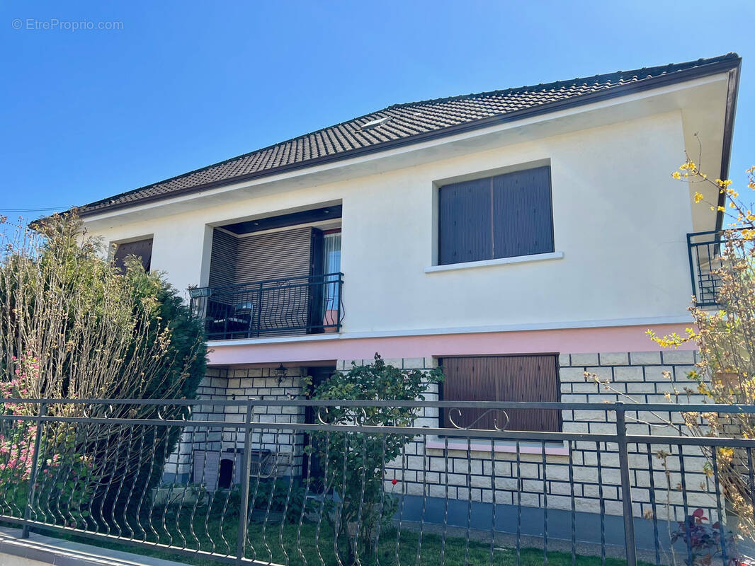 Maison à PARAY-VIEILLE-POSTE