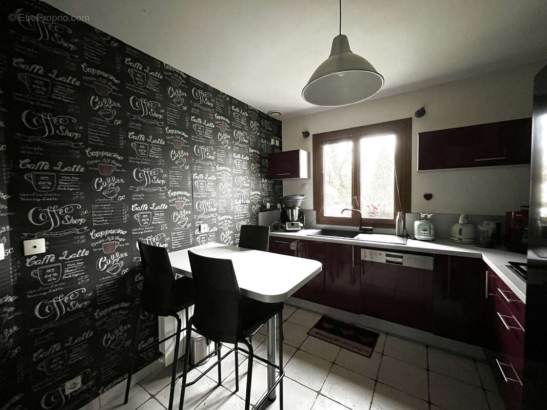 Maison à LA CHAPELLE-LA-REINE