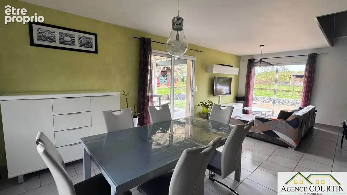 Maison familiale avec grande dépendance à Bersaillin (39)   Idéale pour un artisan ou un projet touristique - photo 4