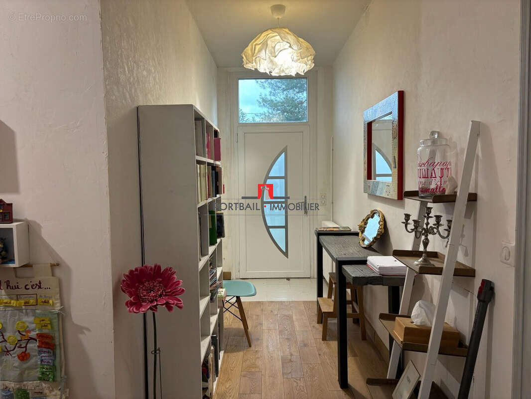 Maison 243 m² à Saint-Andre-De-Cubzac  - photo 6