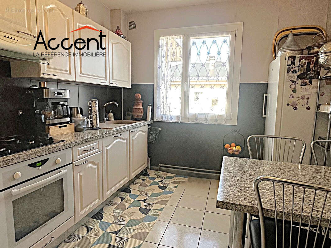 Appartement à ONET-LE-CHATEAU