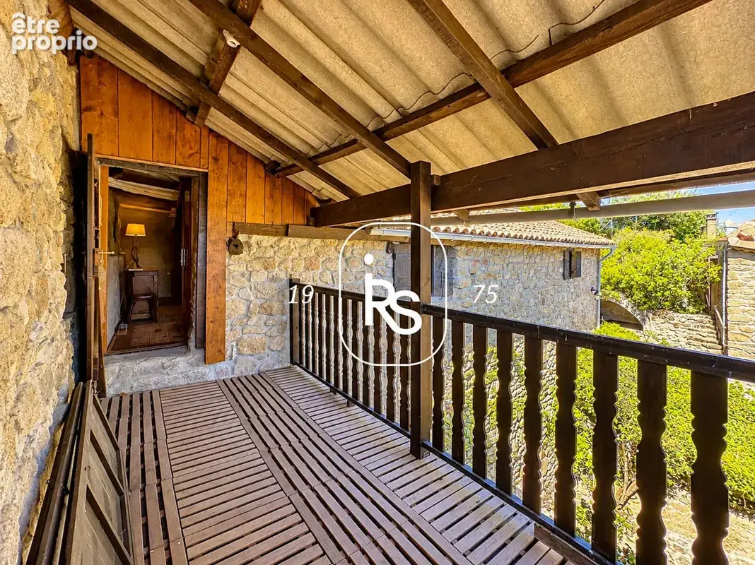 Authentique maison en pierre de hameau de 154 m2 A FINIR DE RÉNOVER avec 650 m2 de terrain. - photo 16