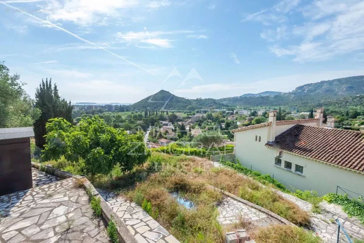 Maison à MANDELIEU-LA-NAPOULE