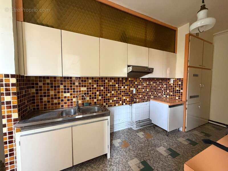 Appartement à MARSEILLE-1E
