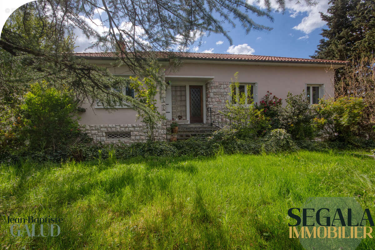 4 chambres de plain-pied, volumes généreux, terrain de plus d’1 hectare - photo 3