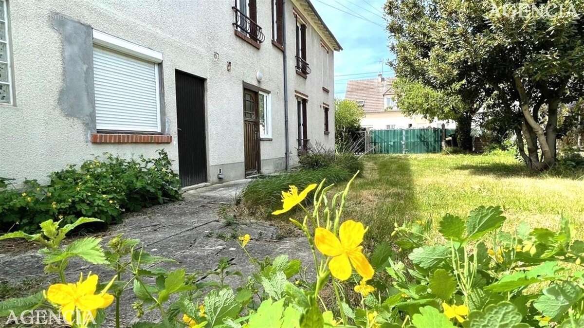 Appartement à PONTAULT-COMBAULT