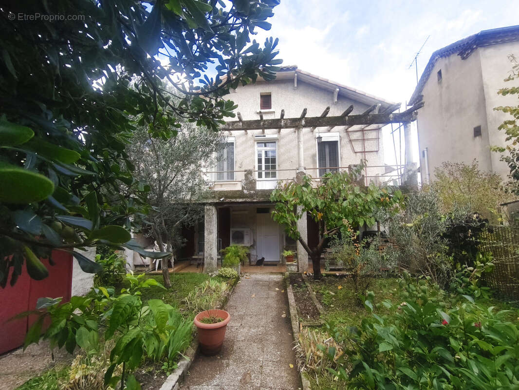 Maison à LES SALLES-DU-GARDON