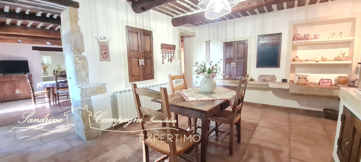 Maison à ROBION