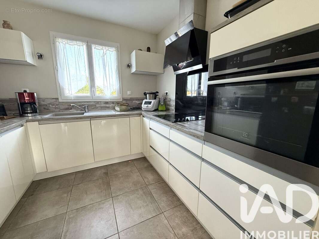 Maison 105 m² à Rochefort  - photo 6