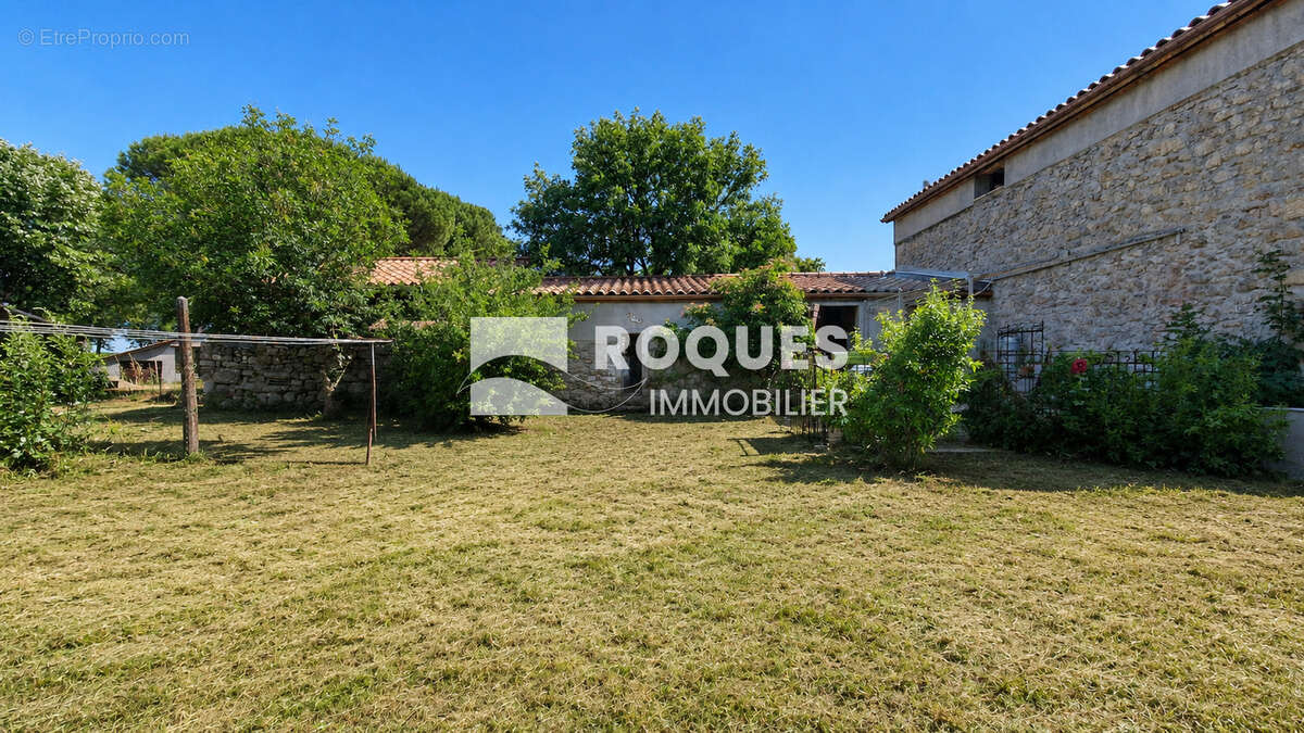 A VENDRE, Le Caylar, belle maison en pierres, cinq pièces, 146 m2 habitables, sur 1303 m2 de terrain - photo 5