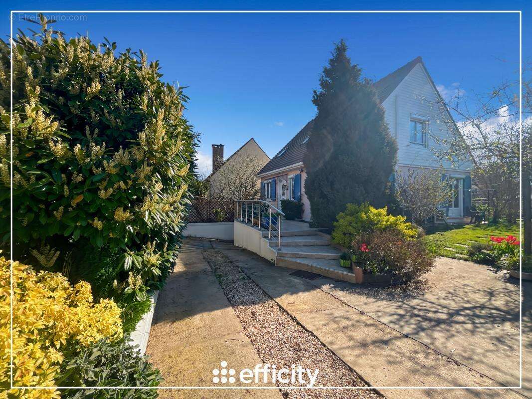 Maison à BRIE-COMTE-ROBERT