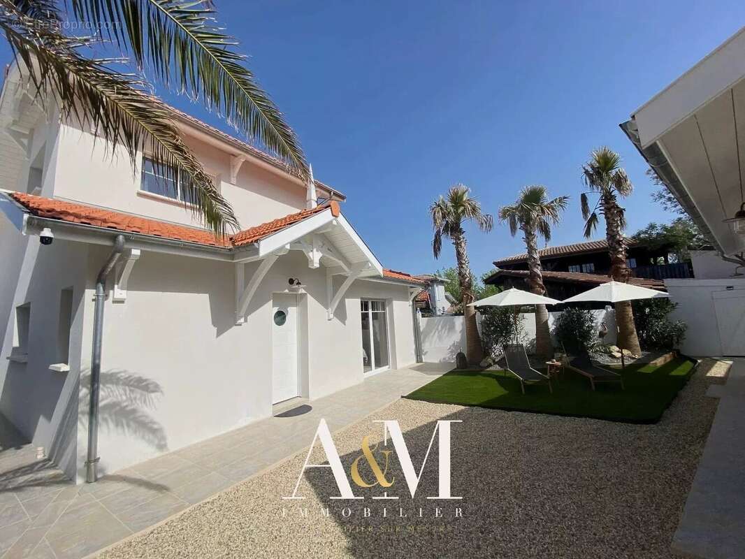 Maison à ARES
