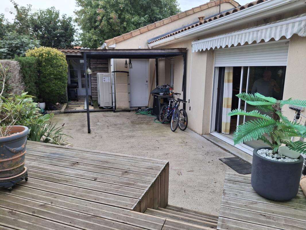 Maison à CHANTELOUP-LES-BOIS