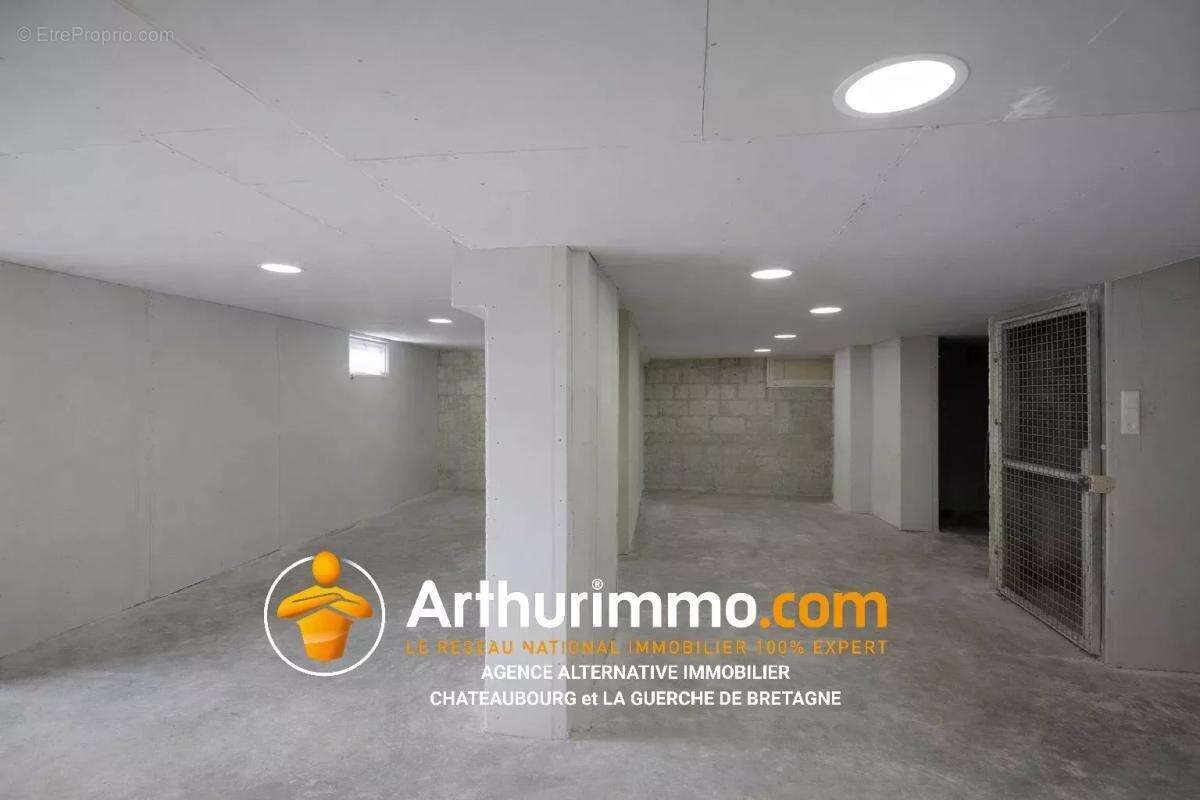 Maison à ARGENTRE-DU-PLESSIS