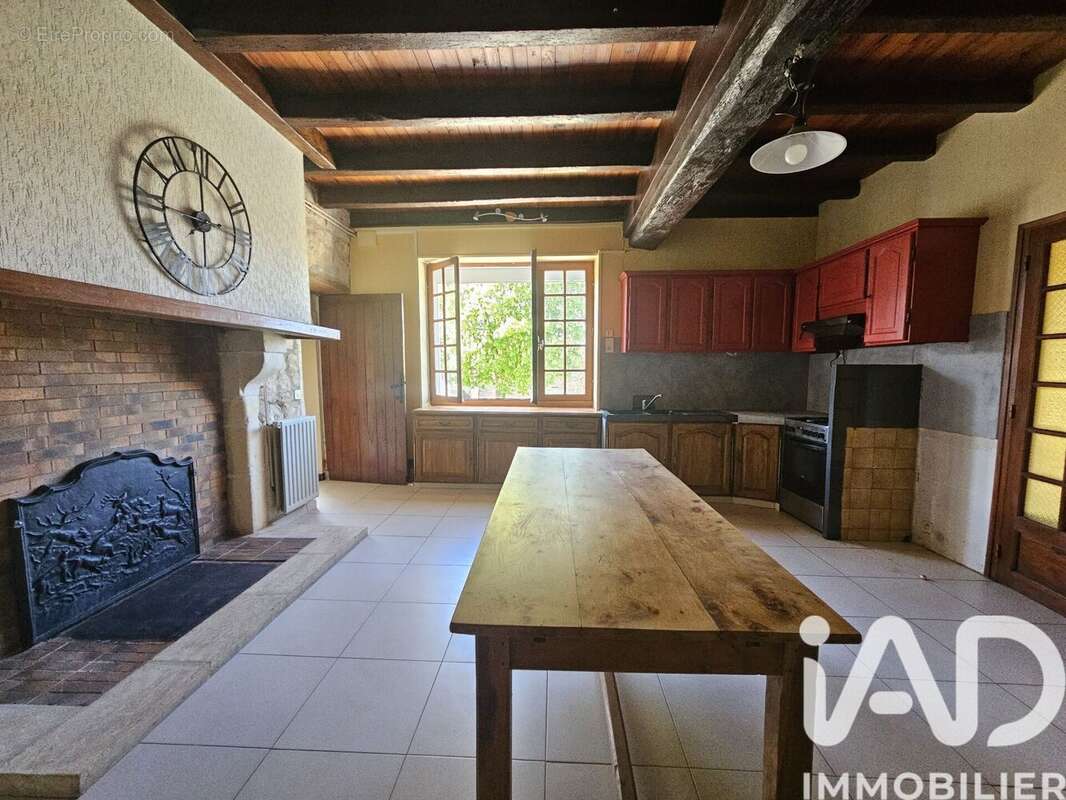 Maison 230 m² à Julienne  - photo 3