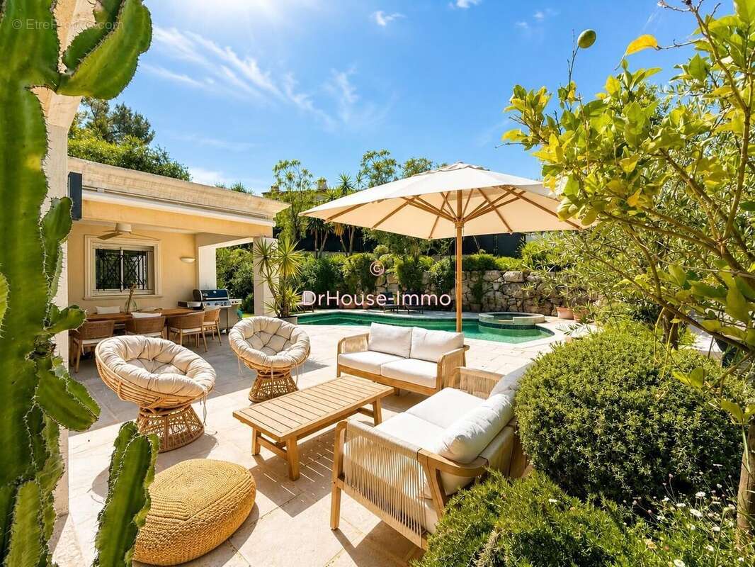 Maison 205 m² à Mouans-Sartoux  - photo 20
