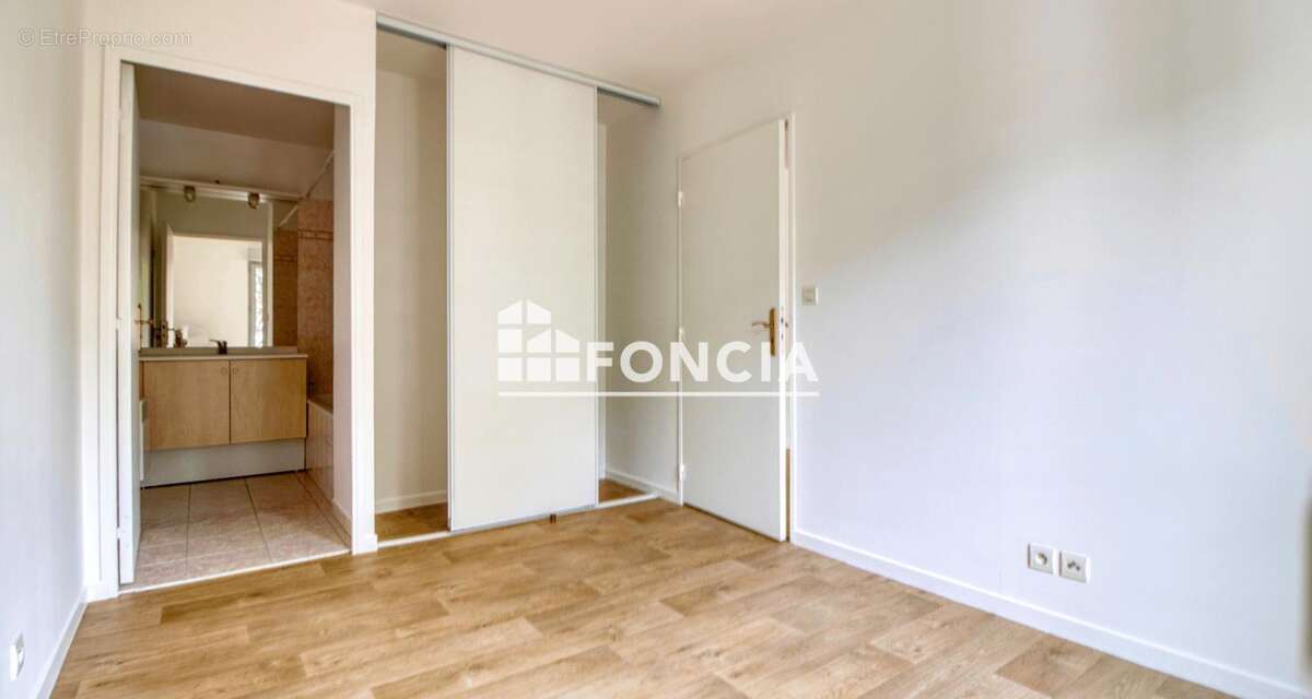 Idéal pour un 1er achat ou un investissement locatif ! Rue de la Senette à Carrières-sous-poissy (78) - Appartement T2 rénové 42 - photo 10