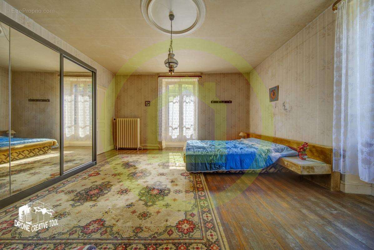 Maison à LACROIX-SUR-MEUSE