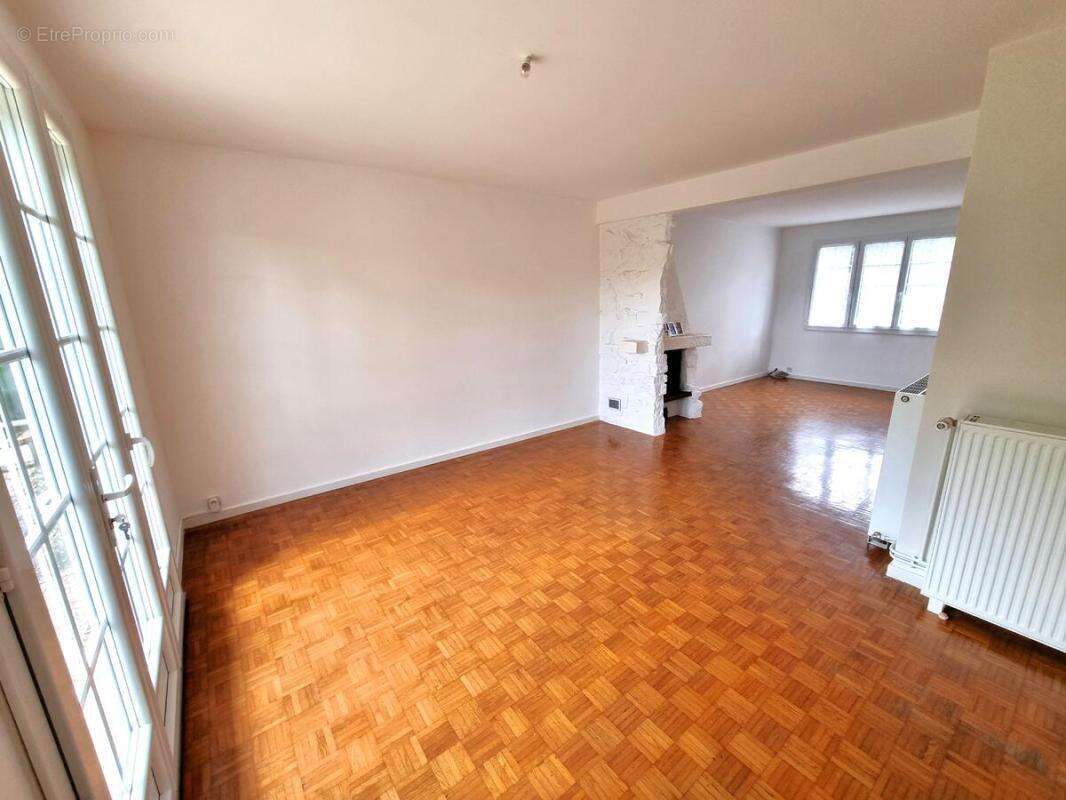 Maison 94 m² à Chassieu  - photo 7