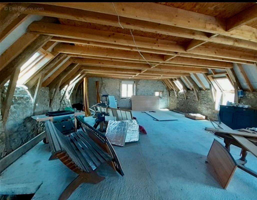 Maison à SAINT-MARTIN-LA-MEANNE