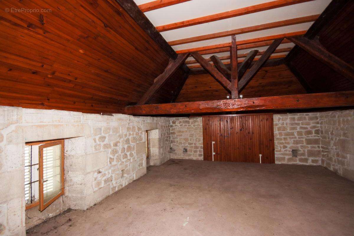 Maison à ROULLET-SAINT-ESTEPHE