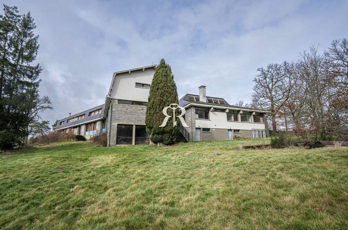 Maison à PONTAUMUR
