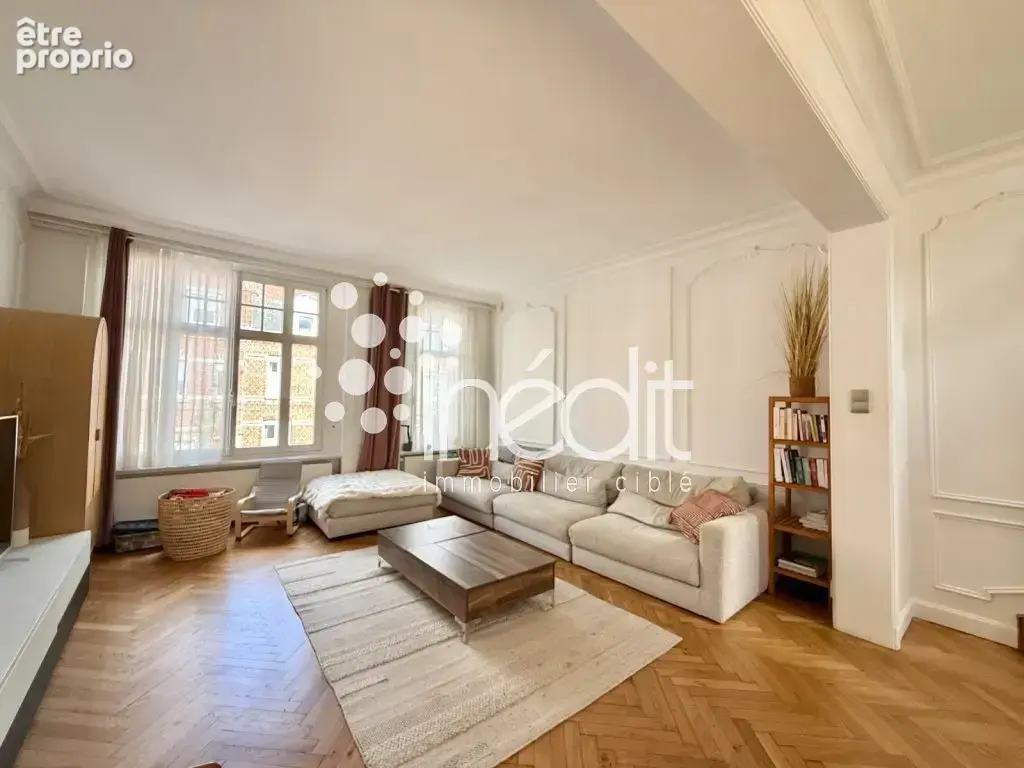 Rare superbe maison ancienne avec 4 chambres, jardin et garage - photo 2