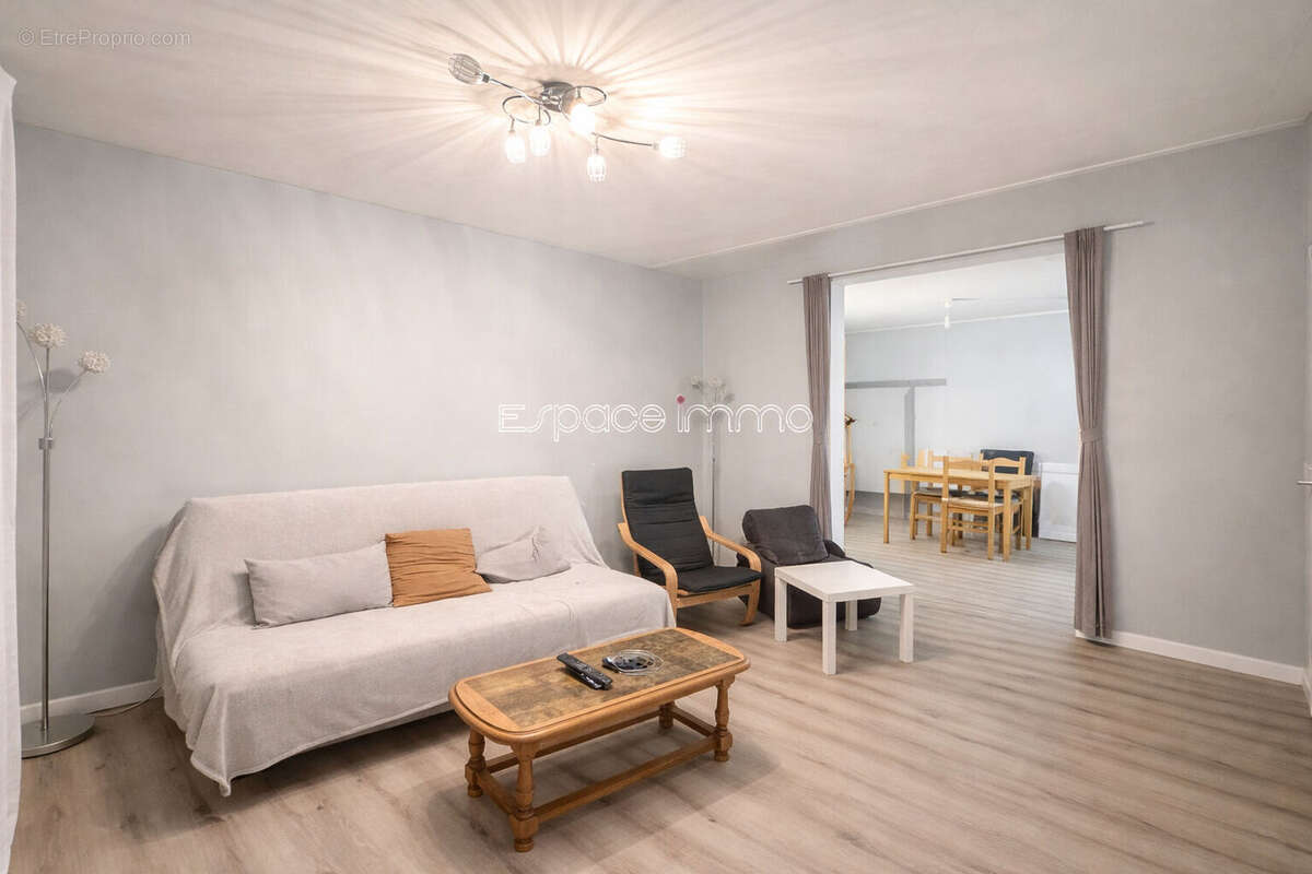 Appartement à MALAUNAY