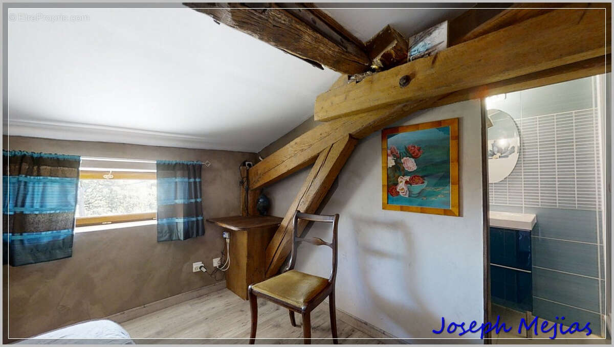Maison à GLUN