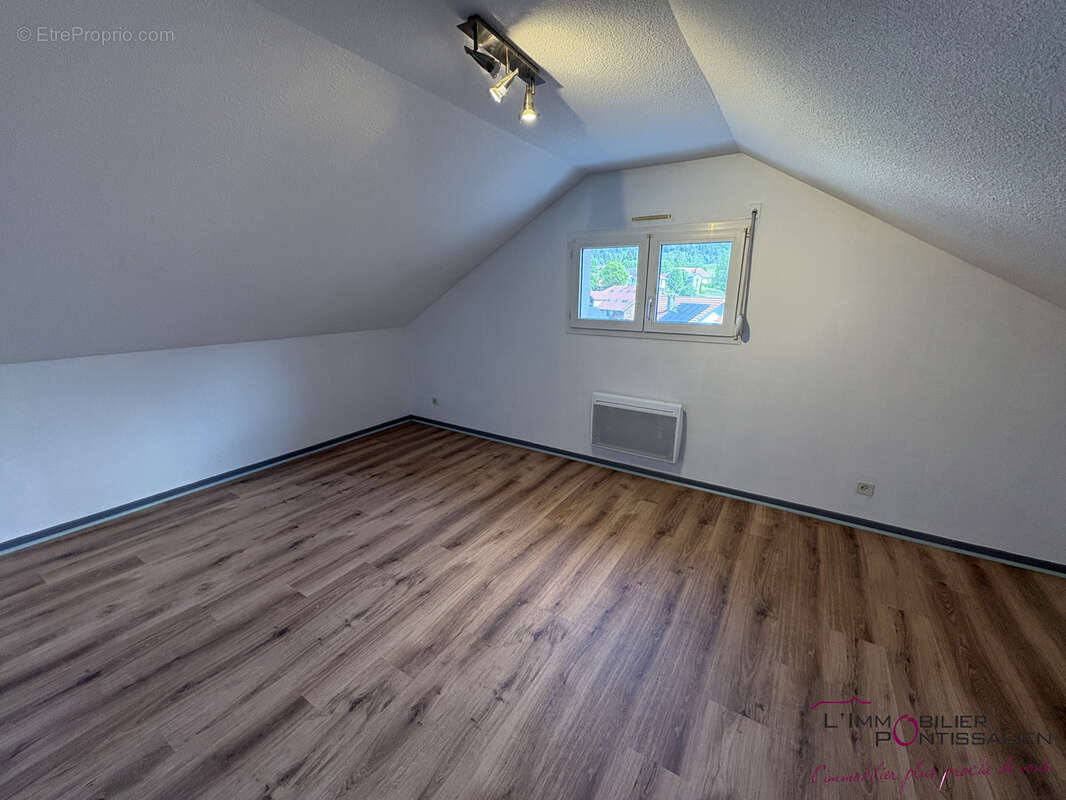 Maison à OYE-ET-PALLET