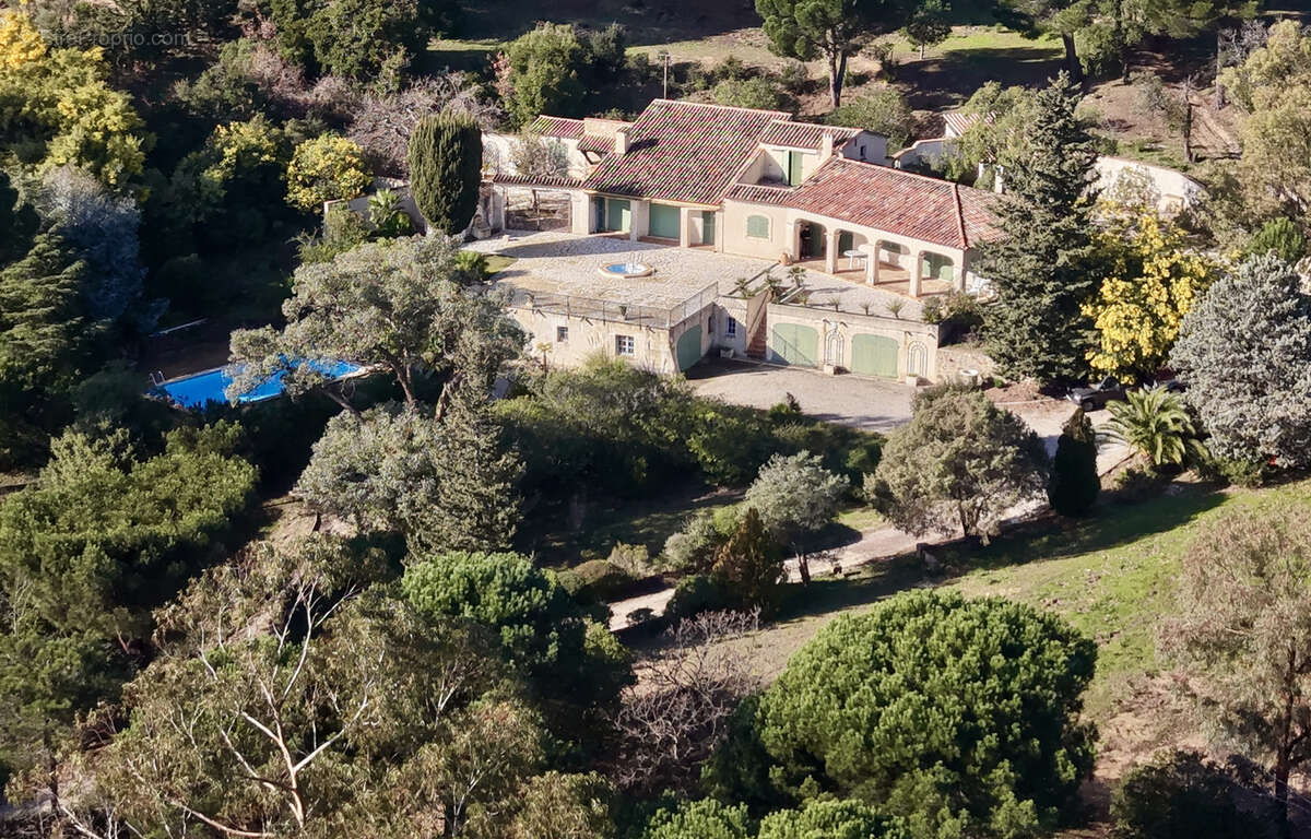 Maison à PLAN-DE-LA-TOUR