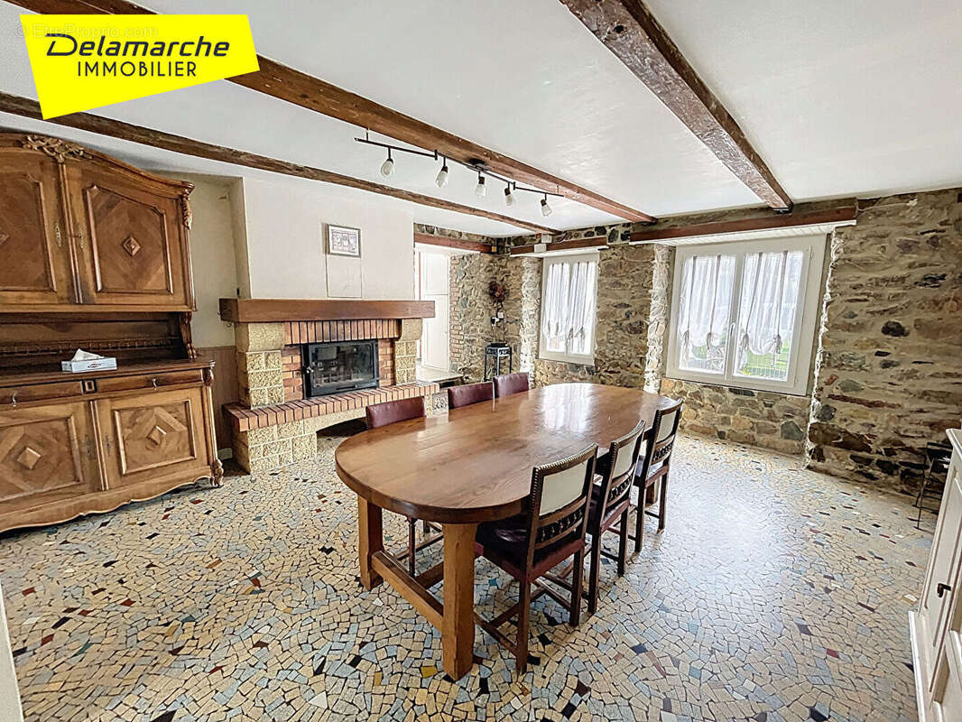 Maison à DONVILLE-LES-BAINS