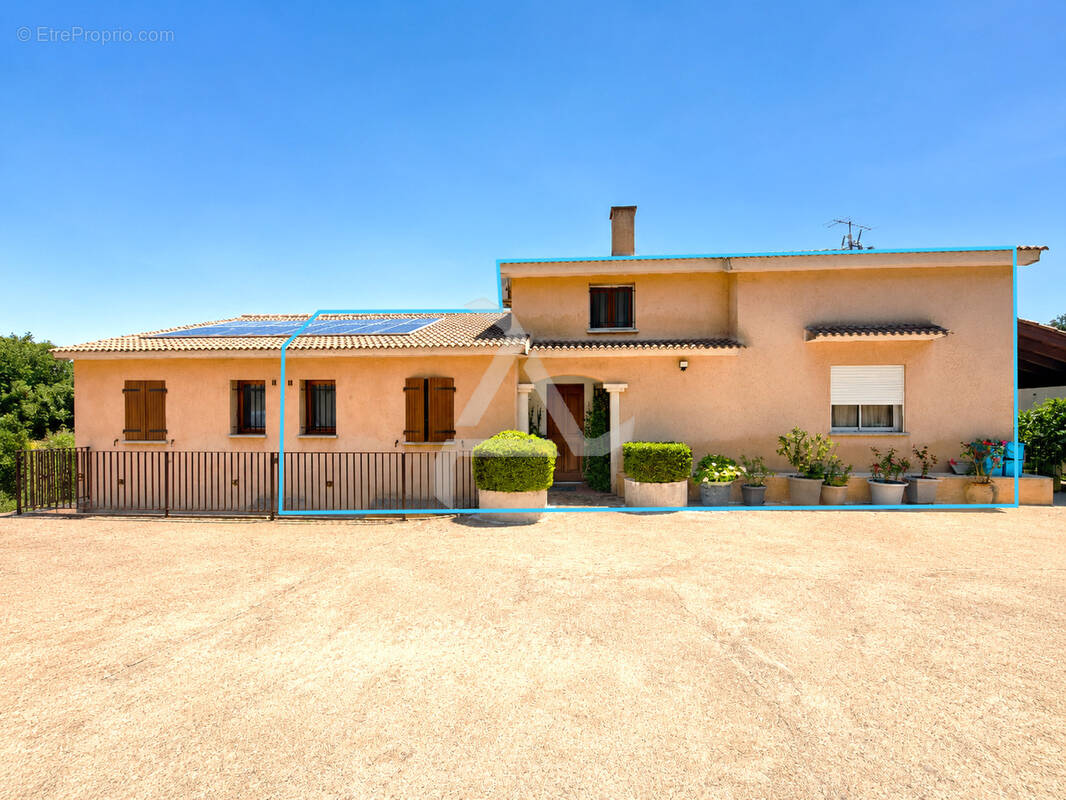 Appartement en duplex t5 de 152 m2 dans petite copropriété de charme à 20min de porto-vecchio - photo 1