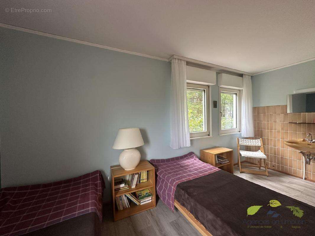 Maison à PEYRAT-LE-CHATEAU