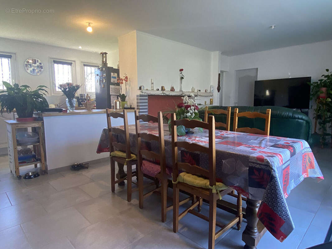 Maison à YGOS-SAINT-SATURNIN