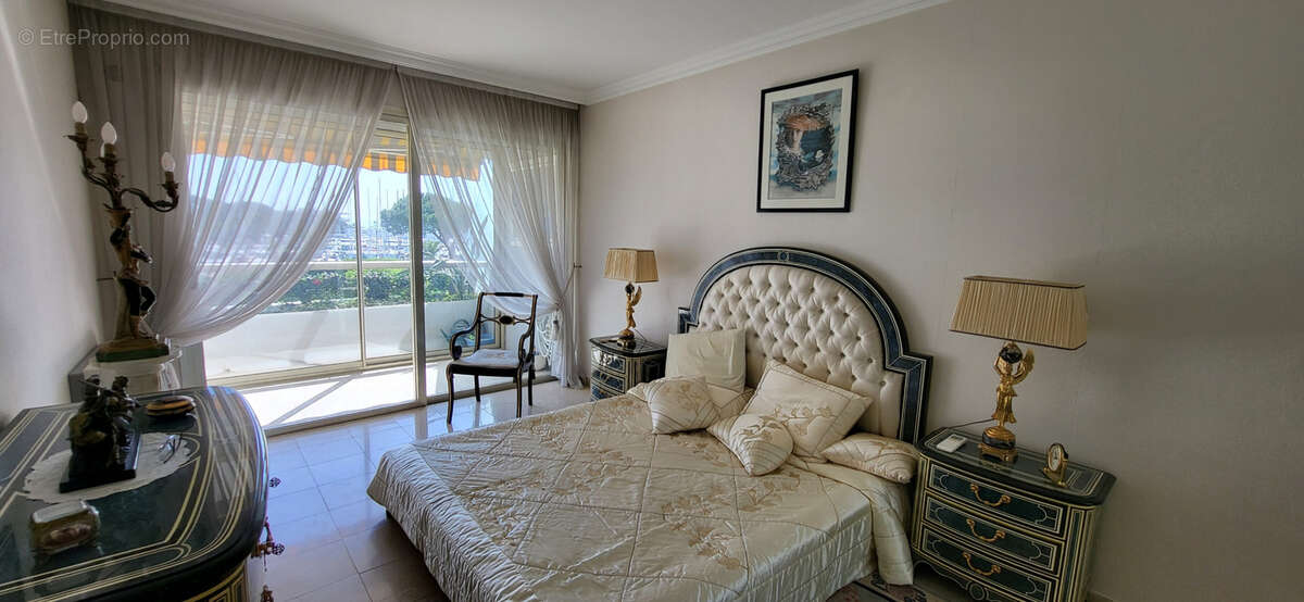 Appartement à VILLENEUVE-LOUBET