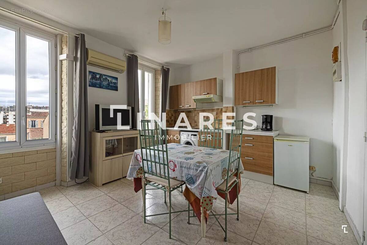 Appartement à MARSEILLE-4E