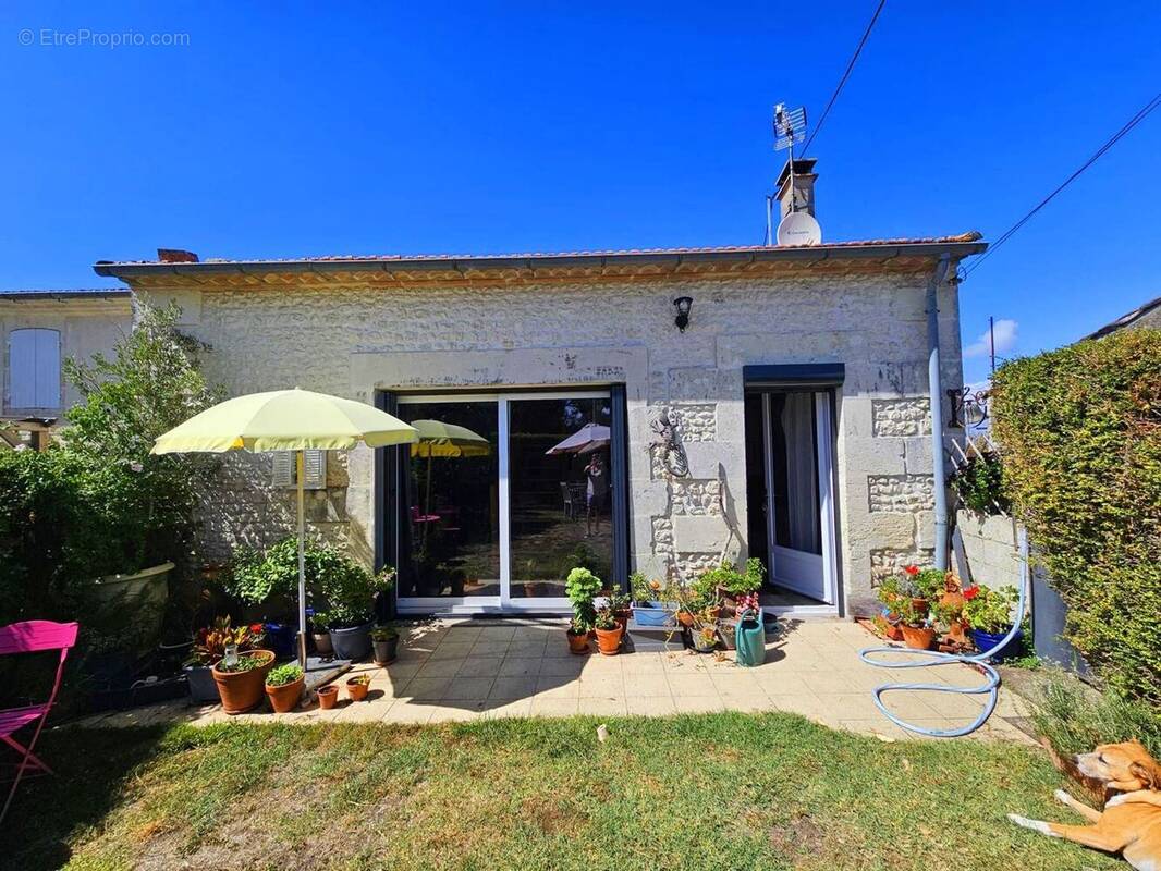 Maison à CHENAC-SAINT-SEURIN-D'UZET