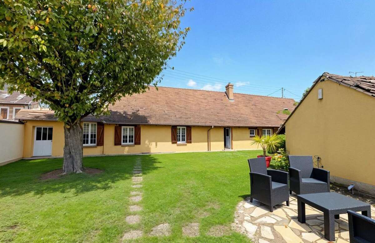 Maison à AUBEVOYE