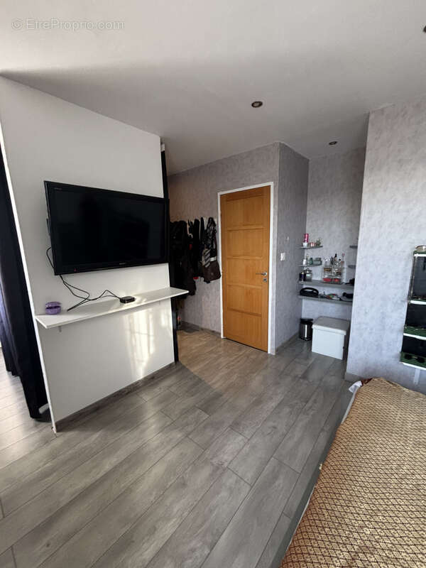 Maison à JOUY-LE-CHATEL