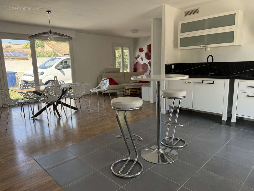 Maison T4 rénovée avec garage, cave et jardin   Nîmes Les Capitelles - photo 4