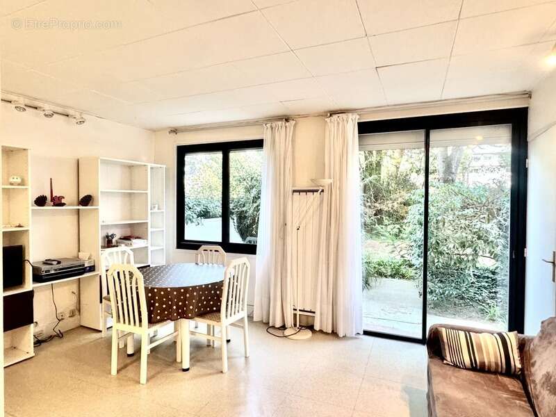 Appartement t2 de 42m2-proche des commerces-a deux pas de la mer-ideal investissement - photo 2