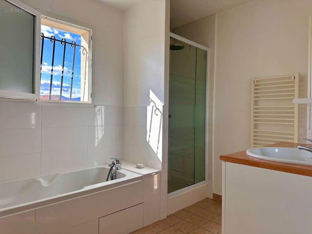 Maison à POUILLY-LE-MONIAL