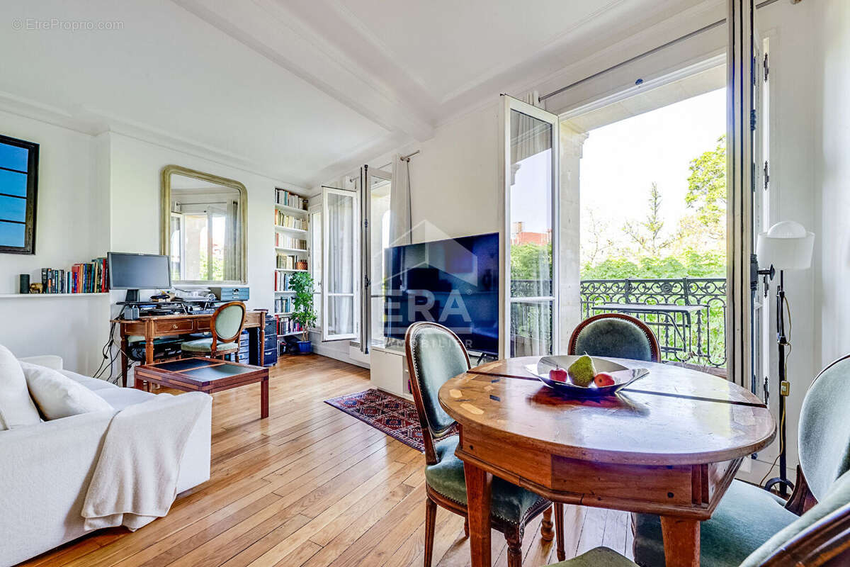 Appartement à PARIS-17E