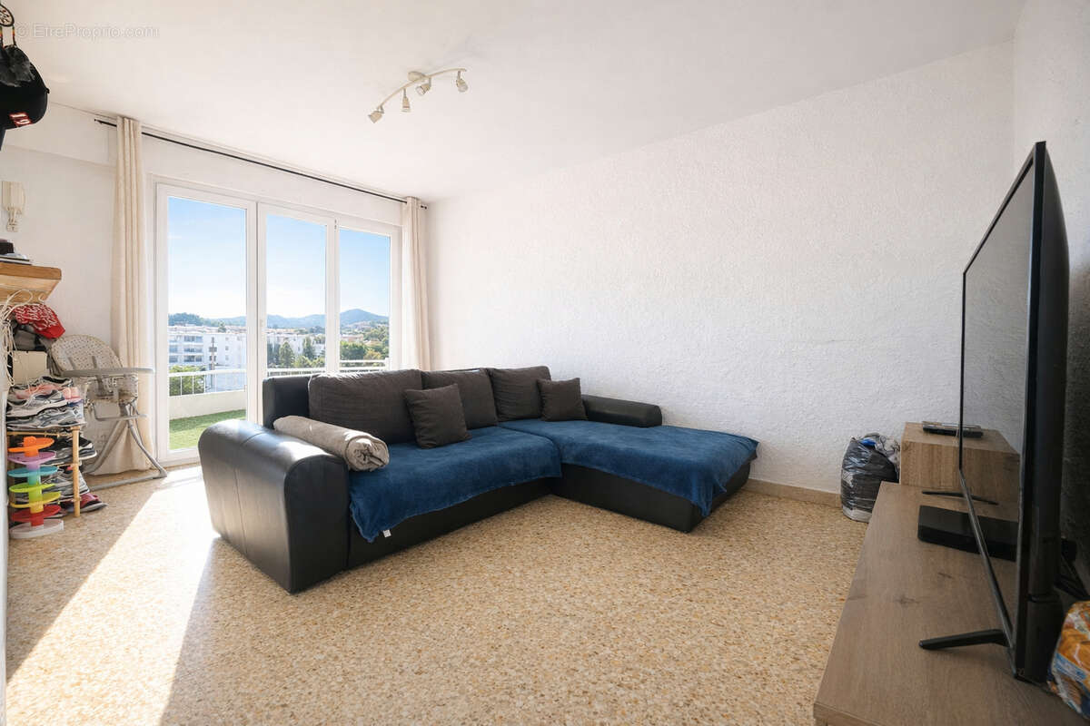 Appartement à MANDELIEU-LA-NAPOULE