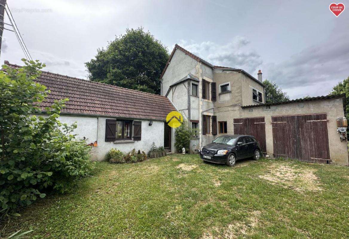 Maison à JOUET-SUR-L&#039;AUBOIS
