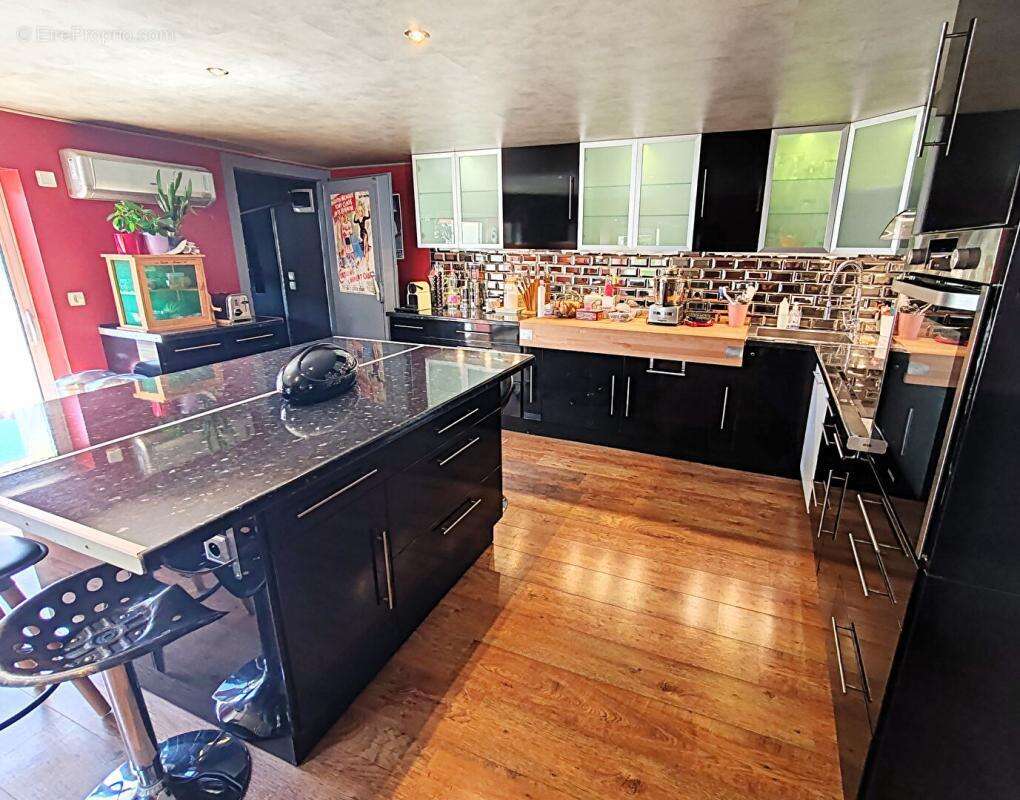 Nuaille D Aunis : Maison 6 pièces, 4 chambres 184 m2 - photo 3