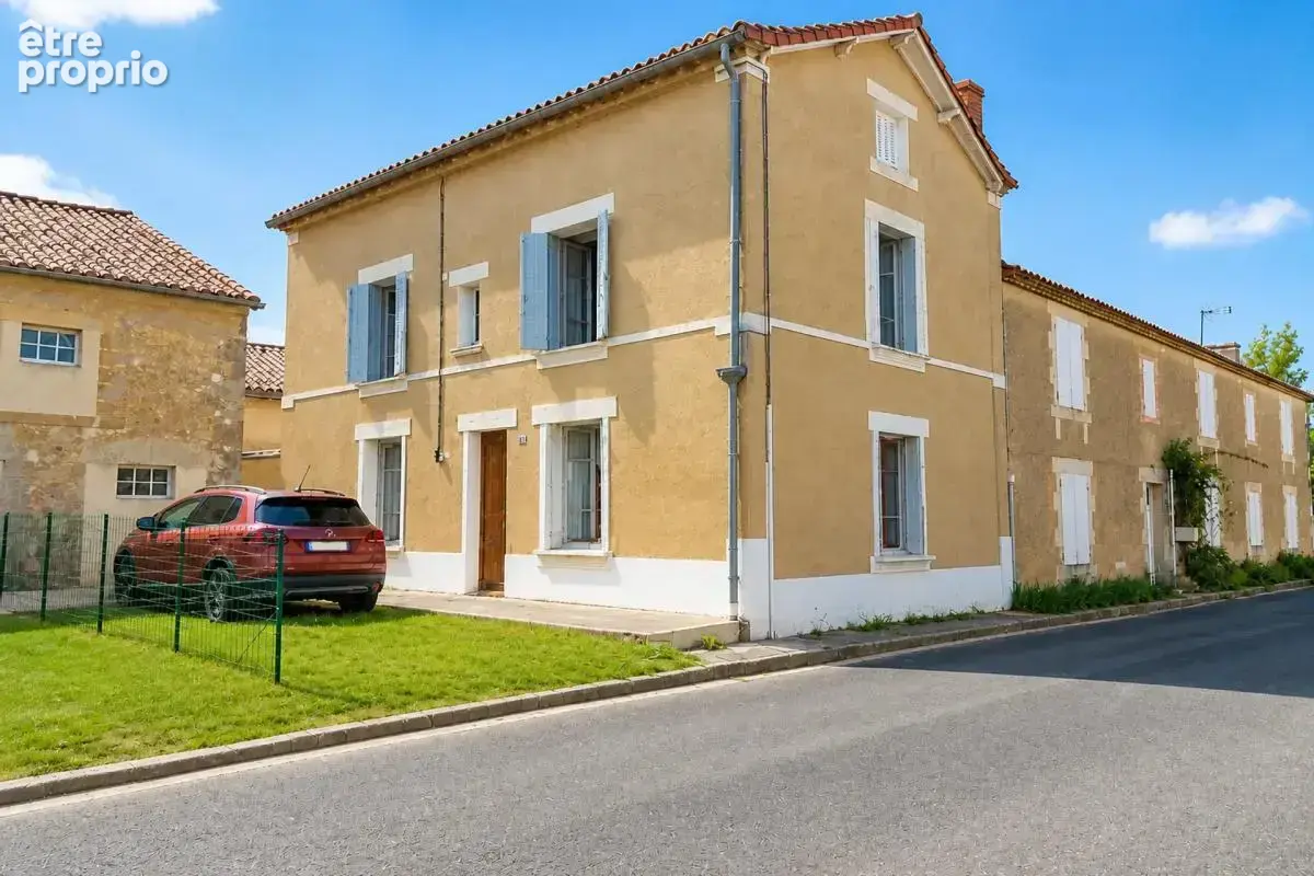 Maison de 85 m² - 5 pièces - MILLAC (86150) - photo 4