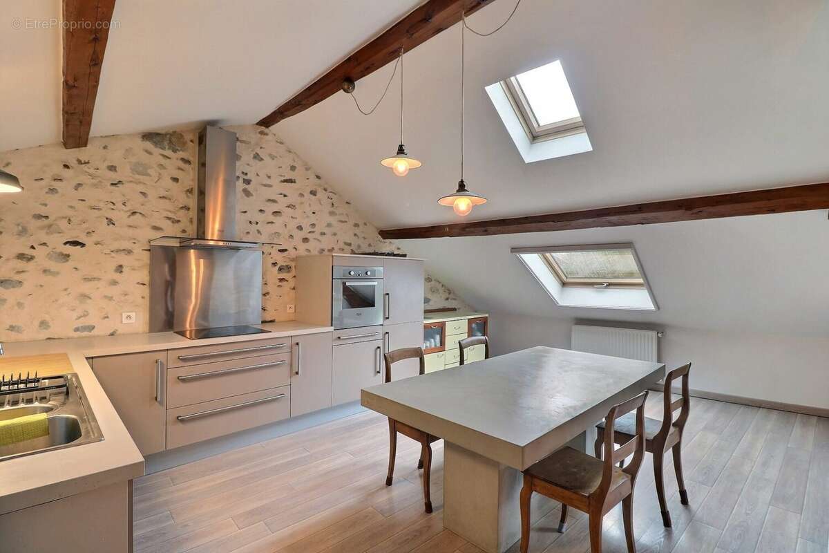 Maison à PREVESSIN-MOENS