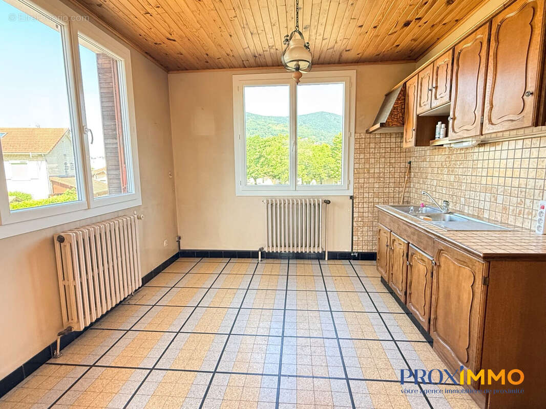 Maison 112 m² à Voiron  - photo 3